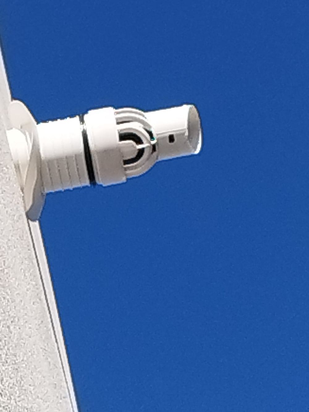 Détail d'une sortie de toit après installation