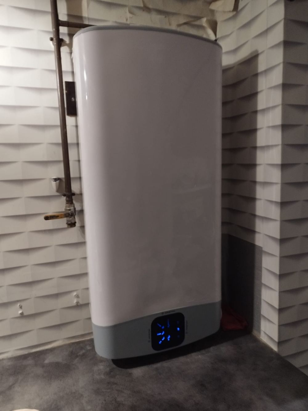 Ballon d'eau chaude thermodynamique installé